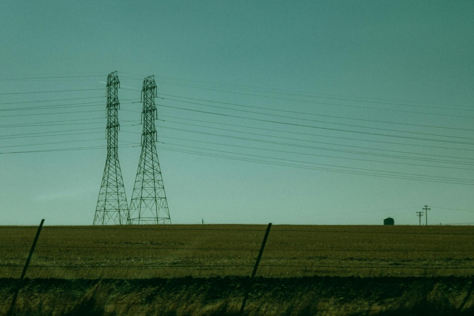 Espace d'apprentissage collaboratif avec équipement moderne